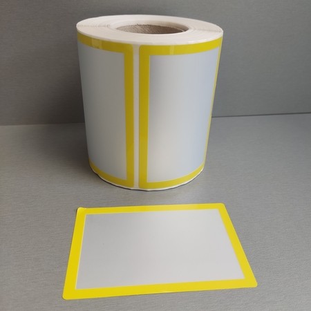 Plastové štítky 90x60 mm stříbrné se žlutým rámečkem, 500 ks
